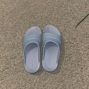 BLUE OOFOS SLIDES